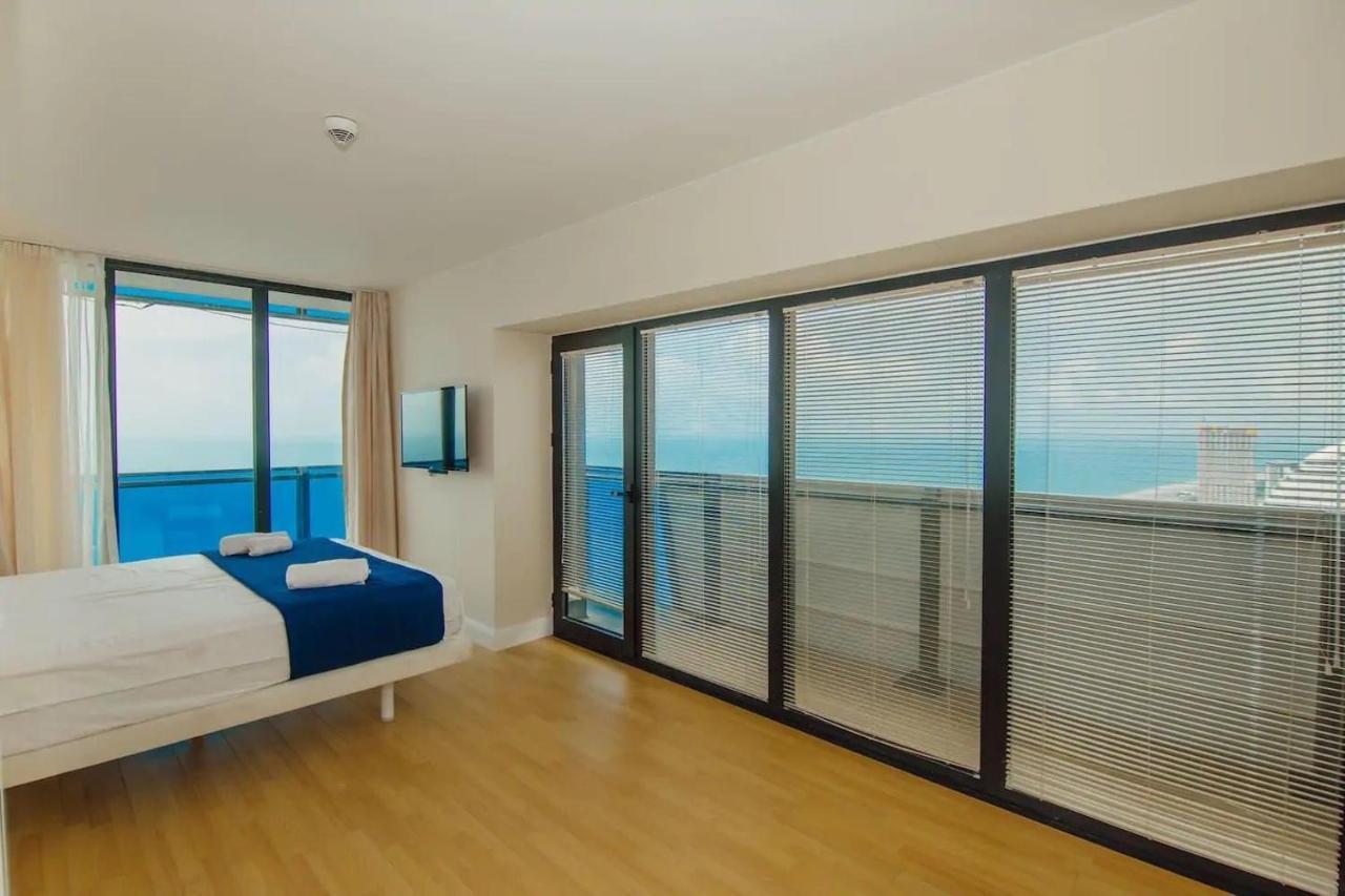 Orbi City Sea View Hotel Batumi Bagian luar foto